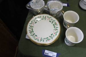 lot 377 image: Lenox Set 4 Cups and Dessert Plates, Perfect for Coffee and Pie Or Hot coco and cookies for the kids