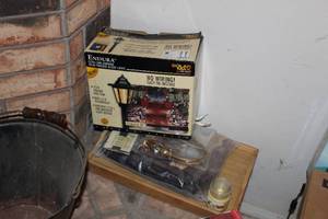 lot 418 image: Home Decor Items See Photos
