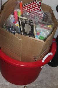 lot 276 image: Giant Tub Over Filled with Kids Prizes,