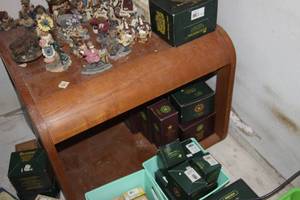 lot 364 image: Square Accent Table, Contents Not Included