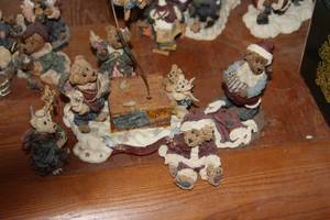 lot 370 image: Boyds Bears