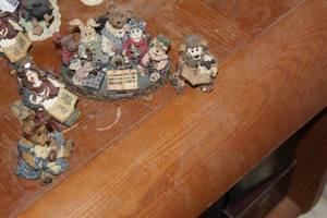 lot 371 image: Boyds Bears