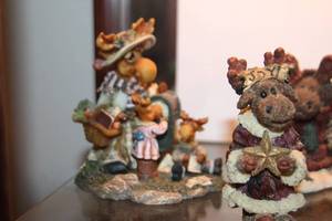 lot 400 image: Boyds Bears