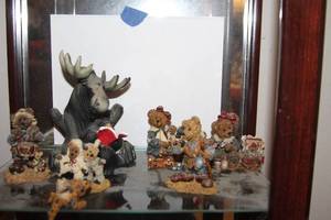 lot 402 image: Boyds Bears