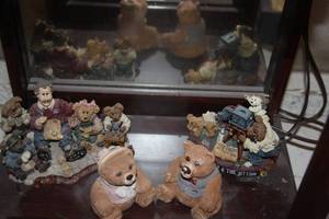 lot 404 image: Boyds Bears