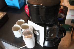 lot 388 image: Coffee Pot, Grinder and Mugs