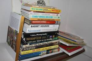 lot 424 image: Lot of Books See Photos