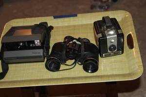 lot 314 image: Vintage Binoculars and cameras