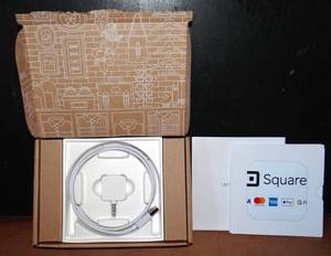 lot 25 image: NIB - Square Credit Card Reader for Apple and Android Mobile Phone