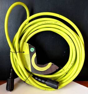 lot 122 image: 3300PSI 140 DEGREE AIR HOSE