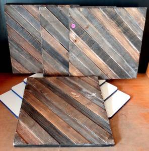 lot 128 image: LOT OF 4 - 15 X 15 WOODEN WALL DECOR HANGERS