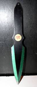 lot 135 image: 9 TARGET THROWING KNIFE