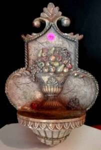 lot 143 image: HOME DECOR - WALL HANGING DECORATIVE SHELF