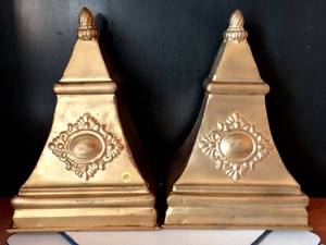 lot 150 image: LOT OF 2 - 15 INCH GOLD FINISH METAL WALL SCONCES