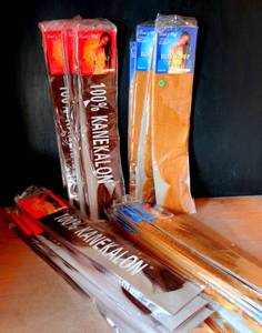 lot 199 image: NEW SELLERS LOT - LORD & CLIFF 100% KANEKALON HAIR COLOR 30 (X5) & SILKY JUMBO BRAID COLOR 144 (X5) (10X$)