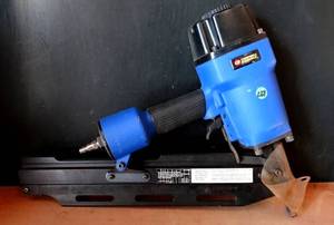 lot 227 image: Campbell Hausfeld NS219001 Round Head Framing Nailer