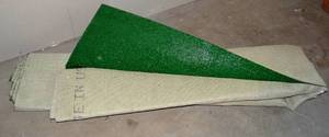 lot 299 image: LARGE ASTRO TURF STYLE CARPET - LARGE SECTION