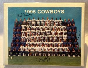 lot 34 image: 11.25 x 8.75 1995 Dallas Cowboys Team Picture with a few signatures