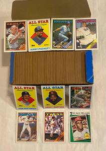lot 72 image: Topps 500 Count 1988 Baseball Cards see pictures for sample of players included