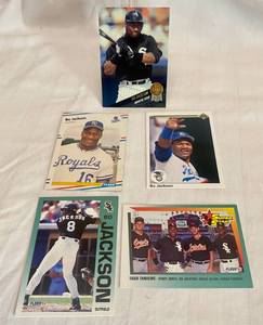 lot 94 image: Bo Jackson Baseball Cards