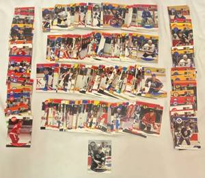 lot 135 image: Mike Krushelnyski NHL Pro Set 1990 card #121 & 250(-) ProSet 1990 Collector Cards