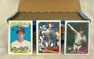 lot 169 image: 1989 Topps Baseball Picture Cards