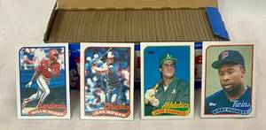 lot 175 image: 1989 Topps Baseball Picture Cards