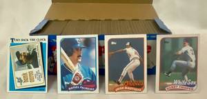 lot 177 image: 1989 Topps Baseball Picture Cards