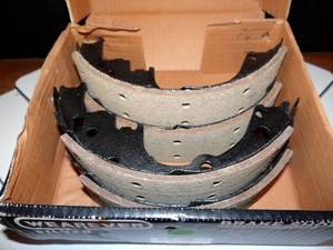 lot 80 image: WEAREVER BRAKE SHOES FR514 - NEW IN BOX