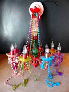lot 102 image: VERY UNIQUE VINTAGE GLASS AND PLASTIC ORNATE CHANDELIER