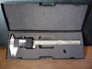 lot 116 image: ELECTRONIC DIGITAL CALIPER 01944 IN HARD CASE