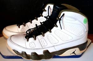 lot 134 image: RARE AIR JORDAN SNEAKERS - NOVEMBER 1 1994 RETRO 9 STYLE - SIZE 10.5 $$$