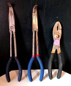 lot 157 image: ASSORTMENT OF PLIERS AS SHOWN