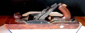 lot 185 image: ANTIQUE WOOD BLOCK SHAVING PLANE