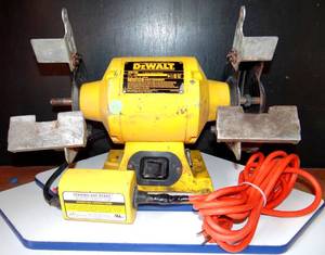 lot 191 image: Dewalt DW756  6 Bench Grinder - TESTEDWORKS