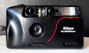 lot 243 image: Nikon SmileTaker 35mm Film Point and Shoot Camera - BATTERY TESTED - OPERATES PROPERLY