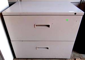 lot 277 image: 2 DRAWER METAL FILING CABINET