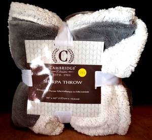 lot 297 image: NEW SHERPA THROW FLEECE BLANKET - MEASURES 50 X 60