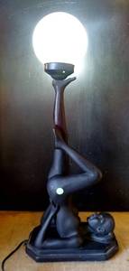 lot 203 image: UPDATE - GLOBE FOUND - VINTAGE 1960S ART DECO RESIN LAMP - WORKS $$$