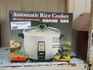 lot 26 image: Automatic rice cooker, NIB- RA-3 comes with a veggie steaming rack