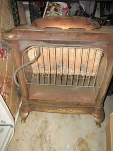 lot 1 image: Vintage Ironton gas heater, unknown working condition, PATD 1910  272812