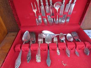 lot 37 image: Alvin patent silver ware in red case approx. qty 22 pieces