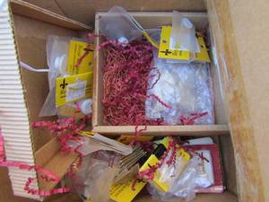 lot 75 image: Small box of New Royal Miniatures Doll house items and furniture