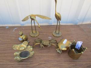 lot 84 image: brass lot includes, crown, money bag, birds, picture frame, doves