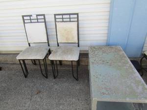 lot 105 image: Black metal baseframe kitchen chairs needs seat repair or cleaned---- 184020 coffee table needs some new paint and maybe sanded