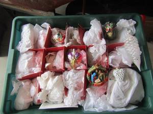 lot 18 image: Large tote of Christmas tree ornaments, some vintage and some newer plus various other tree dcor