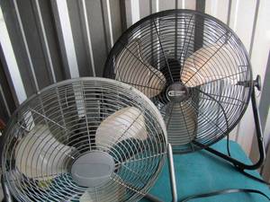 lot 127 image: Black commercial electric fan works, small silver commercial electric fan unknown working condition