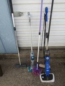 lot 137 image: Hard wood floor mops sweapers, car wash brush, purple duster