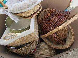 lot 145 image: Large lot of handled wicker baskets qty 8 plus