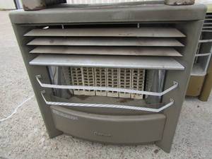 lot 7 image: Dearborn gas heater, used but still good condition, has all grates